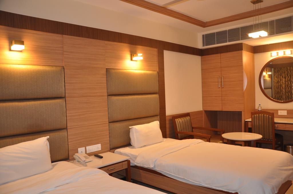 Hotel Sms Grand Inn Vellore Oda fotoğraf